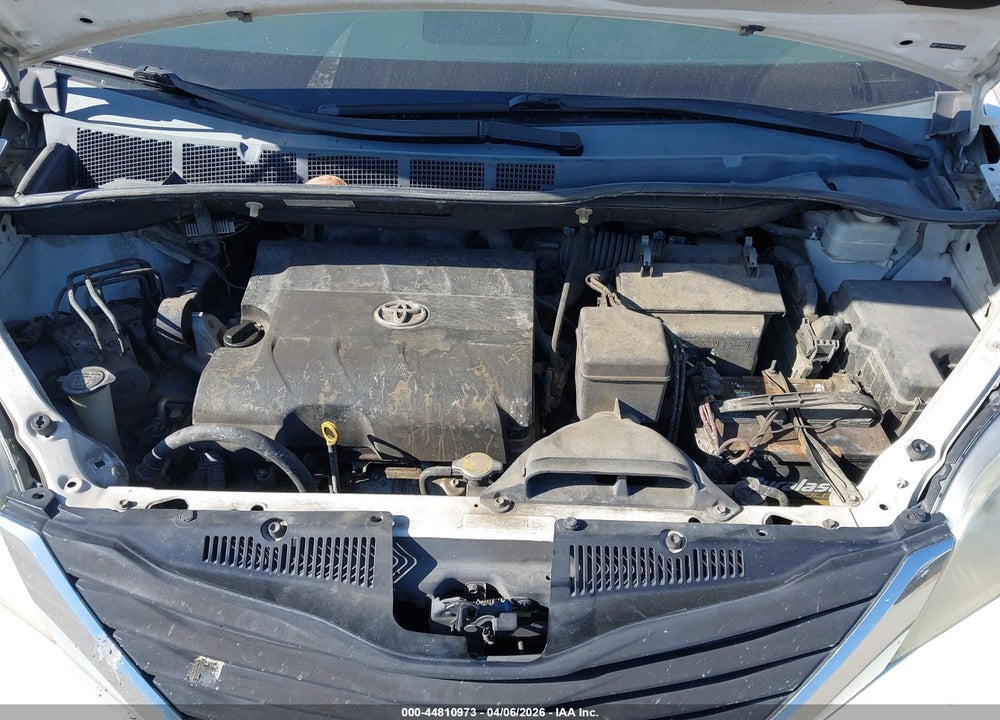 2011 TOYOTA SIENNA XLE V6 VIN: 5TDYK3DC7BS007370