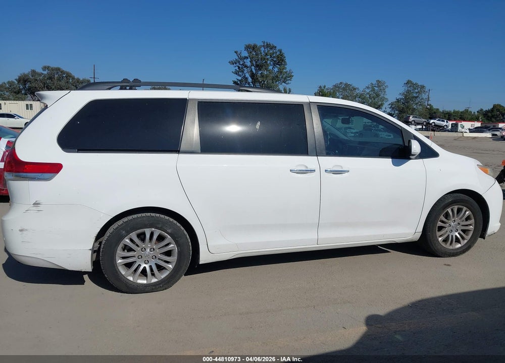 2011 TOYOTA SIENNA XLE V6 VIN: 5TDYK3DC7BS007370