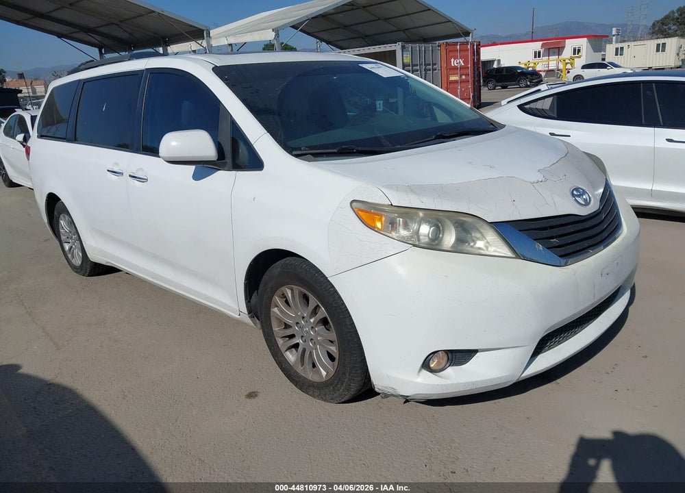 2011 TOYOTA SIENNA XLE V6 VIN: 5TDYK3DC7BS007370