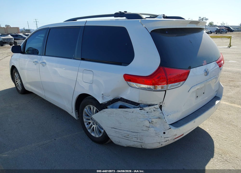 2011 TOYOTA SIENNA XLE V6 VIN: 5TDYK3DC7BS007370