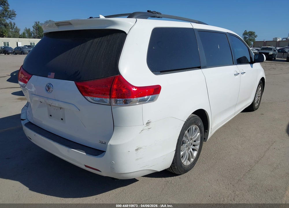 2011 TOYOTA SIENNA XLE V6 VIN: 5TDYK3DC7BS007370