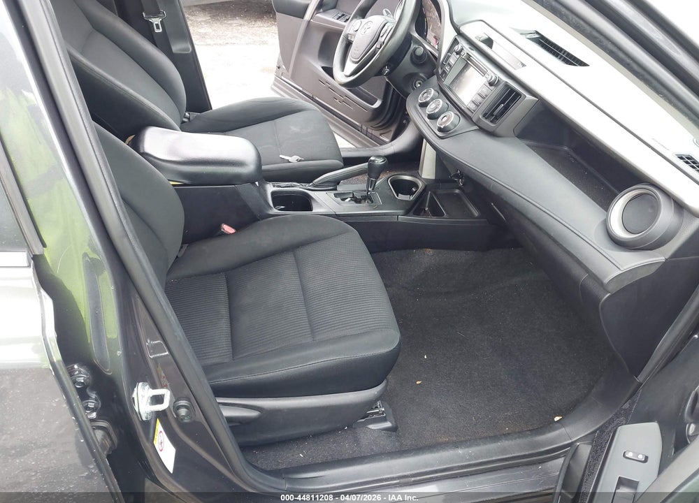 2018 TOYOTA RAV4 LE VIN: 2T3ZFREV5JW437410