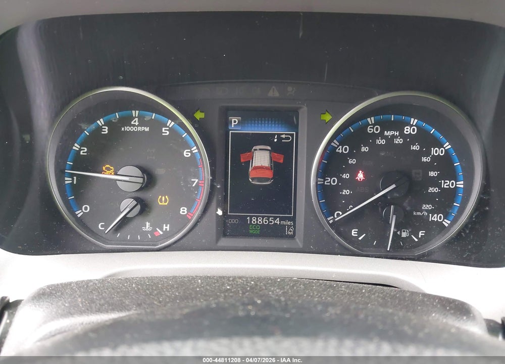 2018 TOYOTA RAV4 LE VIN: 2T3ZFREV5JW437410