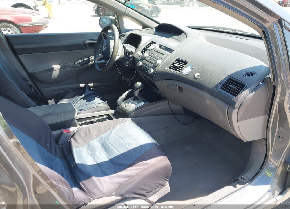 2010 HONDA CIVIC LX VIN: 19XFA1F50AE048395