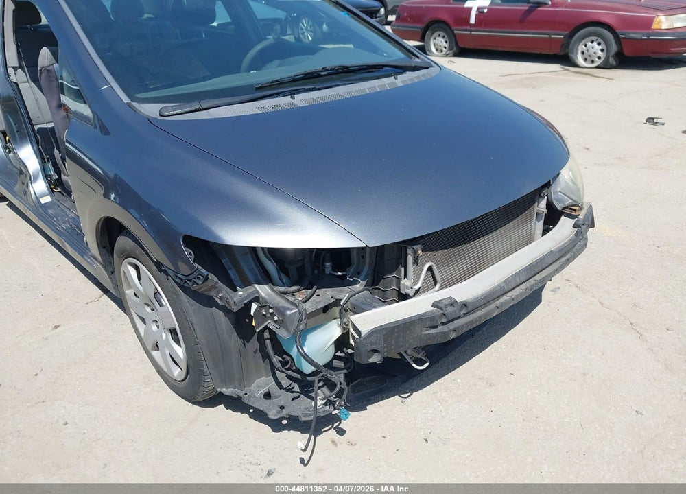 2010 HONDA CIVIC LX VIN: 19XFA1F50AE048395