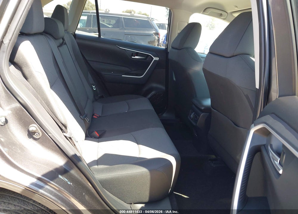 2025 TOYOTA RAV4 VIN: 2T3W1RFV2SC318183