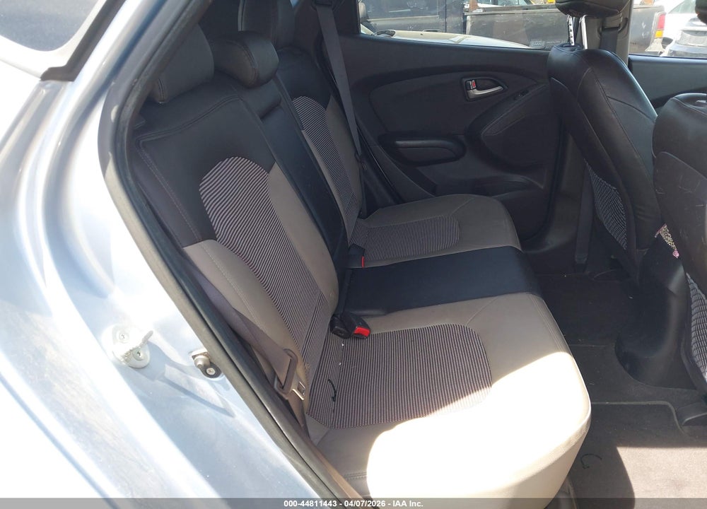 2010 HYUNDAI TUCSON GLS VIN: KM8JU3AC9AU064482