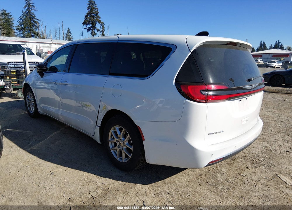 2024 CHRYSLER PACIFICA TOURING L VIN: 2C4RC1BG8RR115835