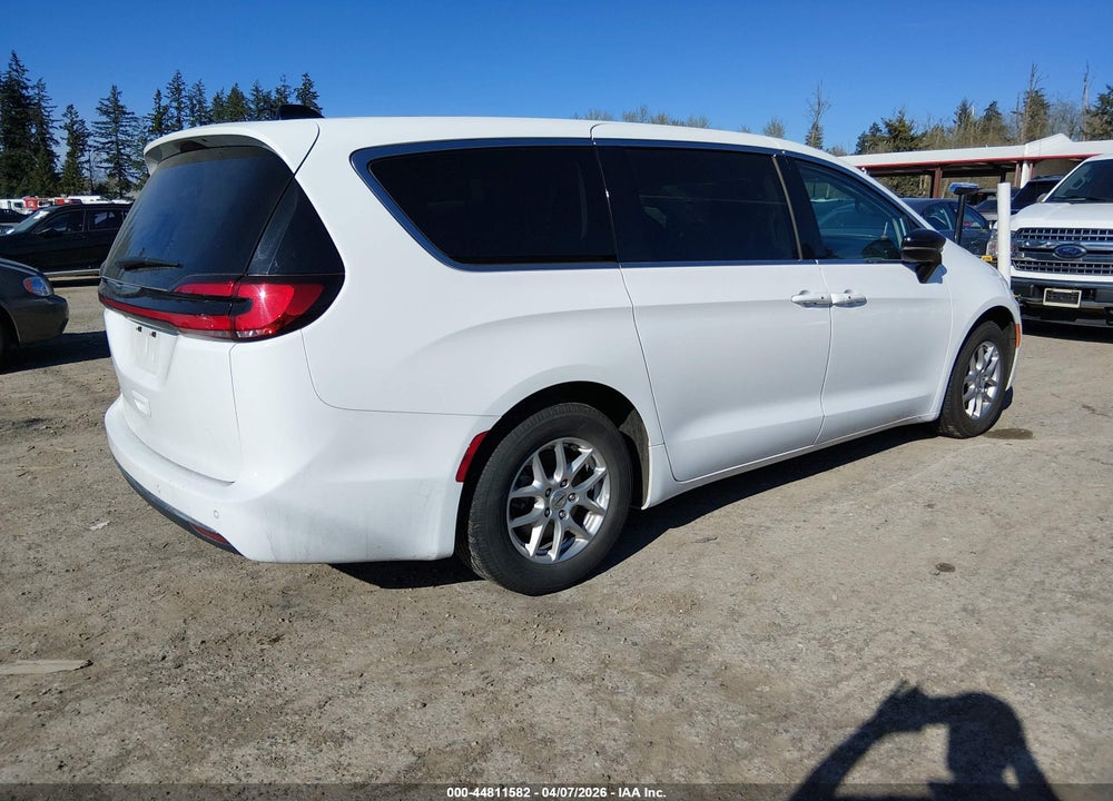 2024 CHRYSLER PACIFICA TOURING L VIN: 2C4RC1BG8RR115835