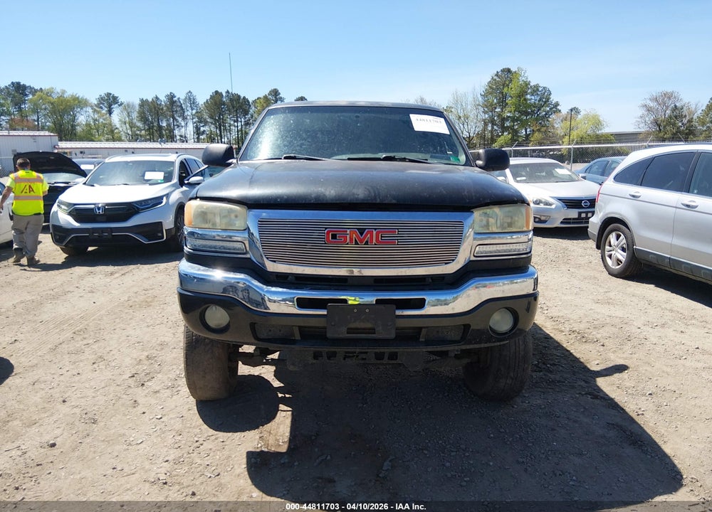 2005 GMC SIERRA 2500HD SLE VIN: 1GTHK29U15E129647