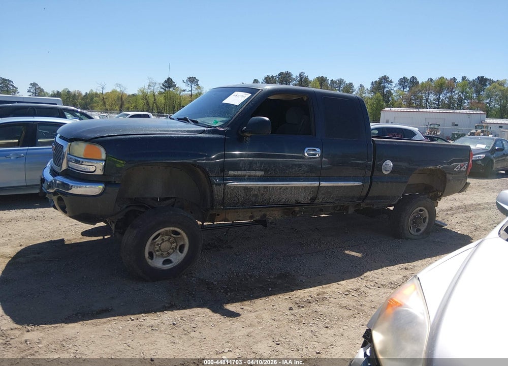 2005 GMC SIERRA 2500HD SLE VIN: 1GTHK29U15E129647