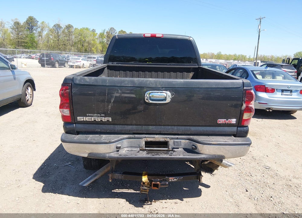 2005 GMC SIERRA 2500HD SLE VIN: 1GTHK29U15E129647