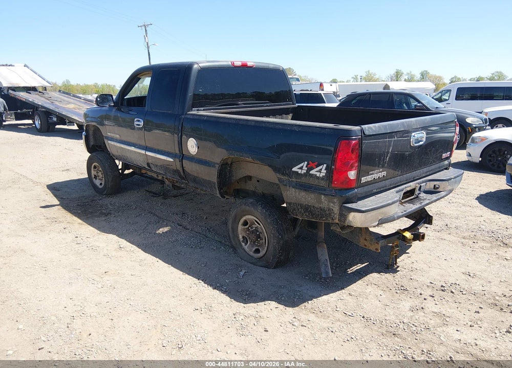 2005 GMC SIERRA 2500HD SLE VIN: 1GTHK29U15E129647