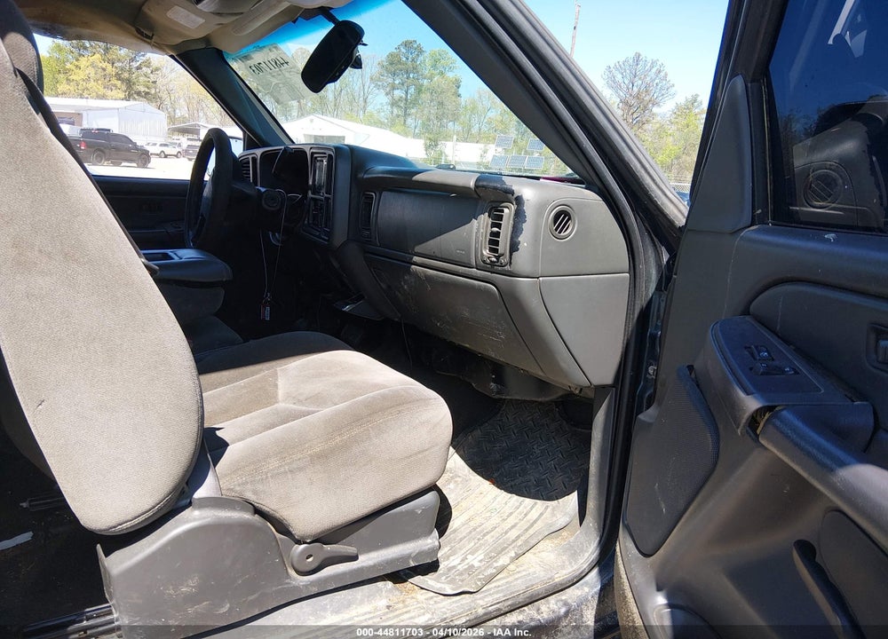 2005 GMC SIERRA 2500HD SLE VIN: 1GTHK29U15E129647