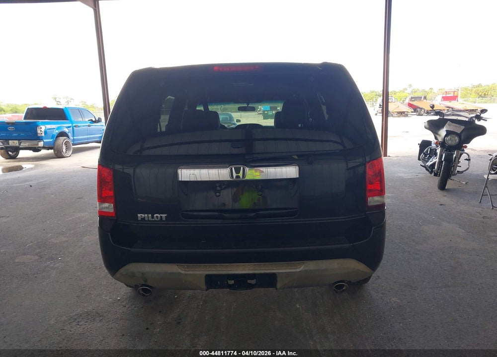 2015 HONDA PILOT EX VIN: 5FNYF3H47FB003286