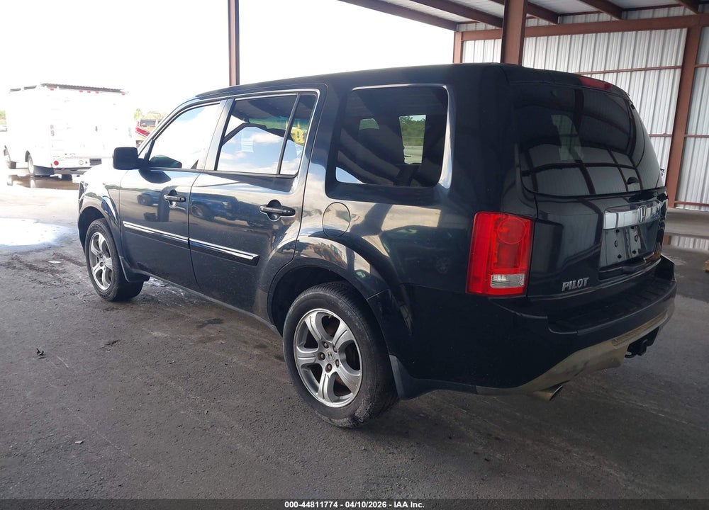 2015 HONDA PILOT EX VIN: 5FNYF3H47FB003286
