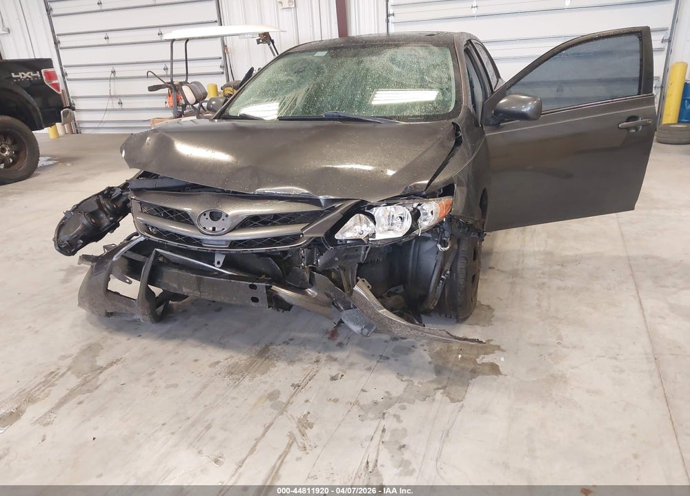 2011 TOYOTA COROLLA LE VIN: 2T1BU4EE7BC728562