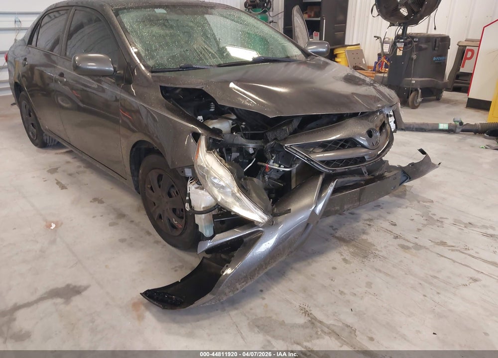 2011 TOYOTA COROLLA LE VIN: 2T1BU4EE7BC728562