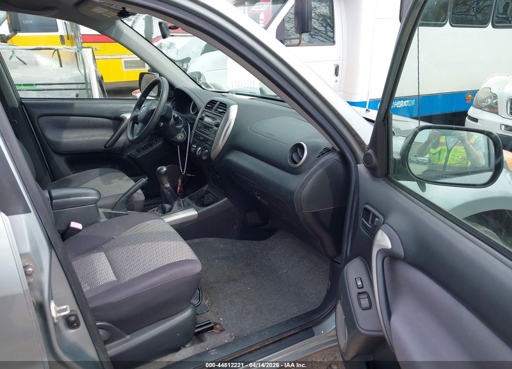 2005 TOYOTA RAV4 VIN: JTEHD20V856044861