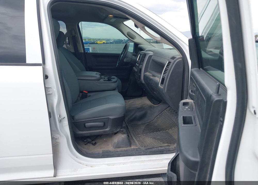 2016 RAM 1500 TRADESMAN VIN: 1C6RR6FM2GS375582