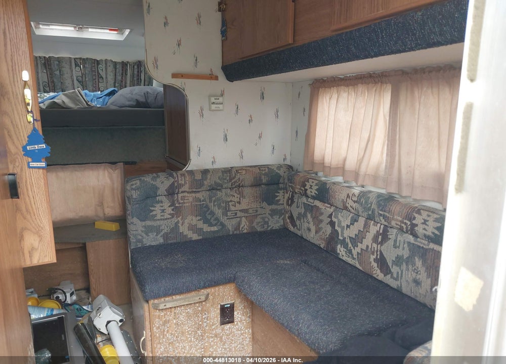 1996 FLEETWOOD ANGLER 8B VIN: 1EL6B0807T2381776