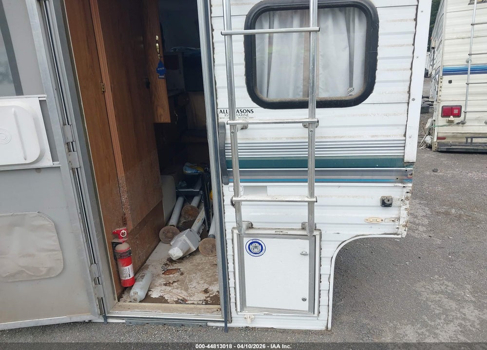 1996 FLEETWOOD ANGLER 8B VIN: 1EL6B0807T2381776