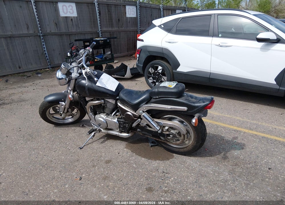 1998 SUZUKI VZ800 VIN: JS1VS53A7W2101772