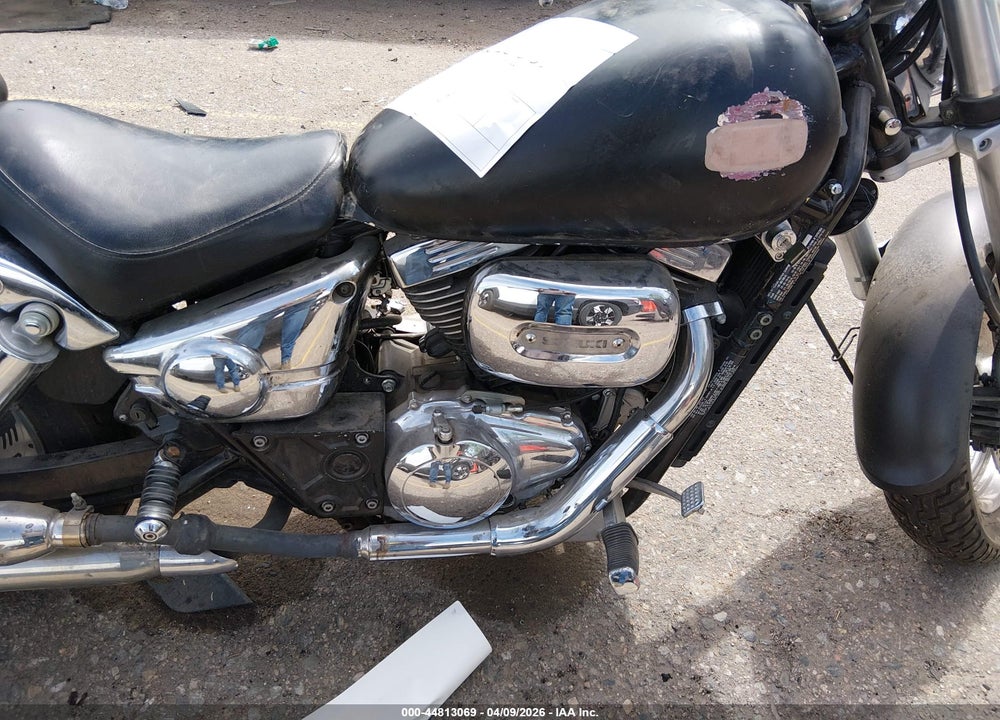 1998 SUZUKI VZ800 VIN: JS1VS53A7W2101772