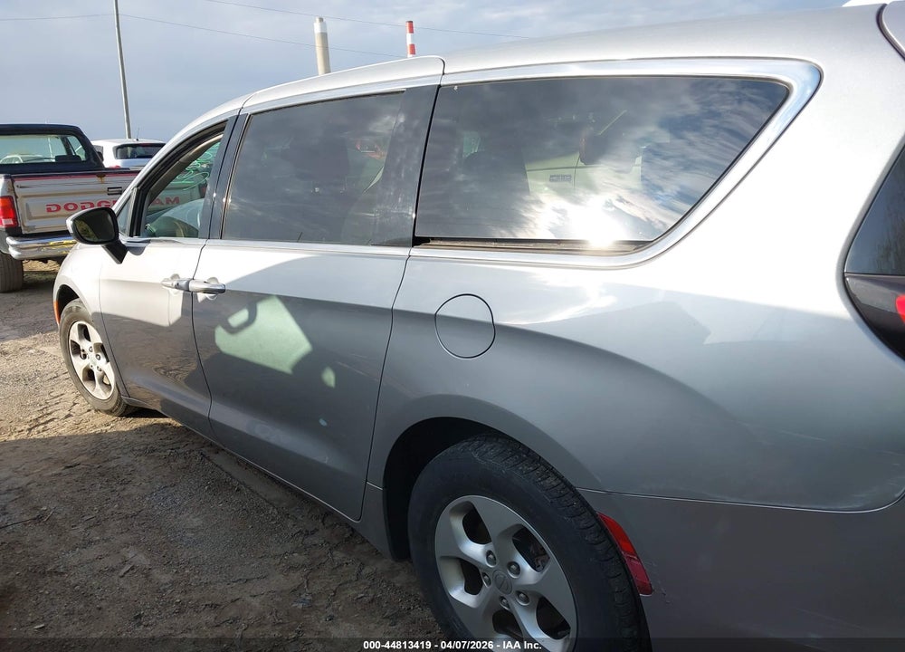 2017 CHRYSLER PACIFICA LX VIN: 2C4RC1CG9HR597986