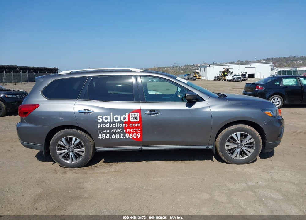 2017 NISSAN PATHFINDER SL VIN: 5N1DR2MM0HC654163