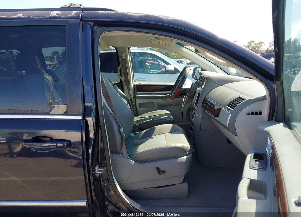 2010 CHRYSLER TOWN & COUNTRY TOURING VIN: 2A4RR5D16AR152105