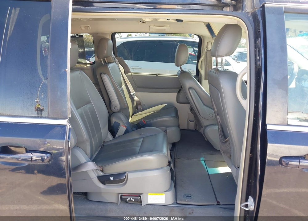 2010 CHRYSLER TOWN & COUNTRY TOURING VIN: 2A4RR5D16AR152105