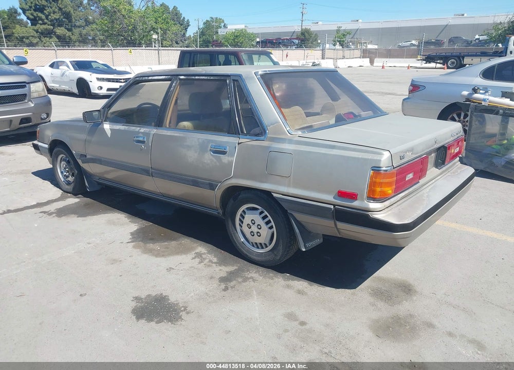 1986 TOYOTA CAMRY LE VIN: JT2SV16E3G0419384