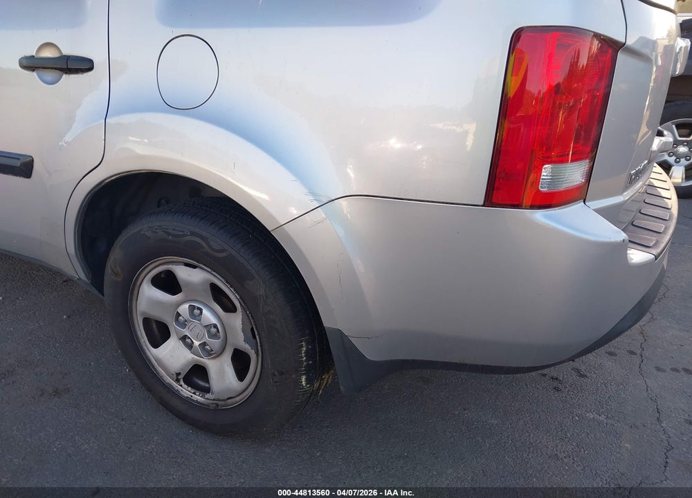 2012 HONDA PILOT LX VIN: 5FNYF4H24CB060092