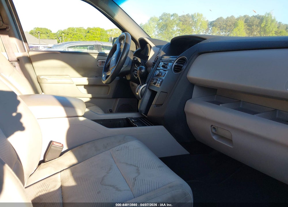 2012 HONDA PILOT LX VIN: 5FNYF4H24CB060092