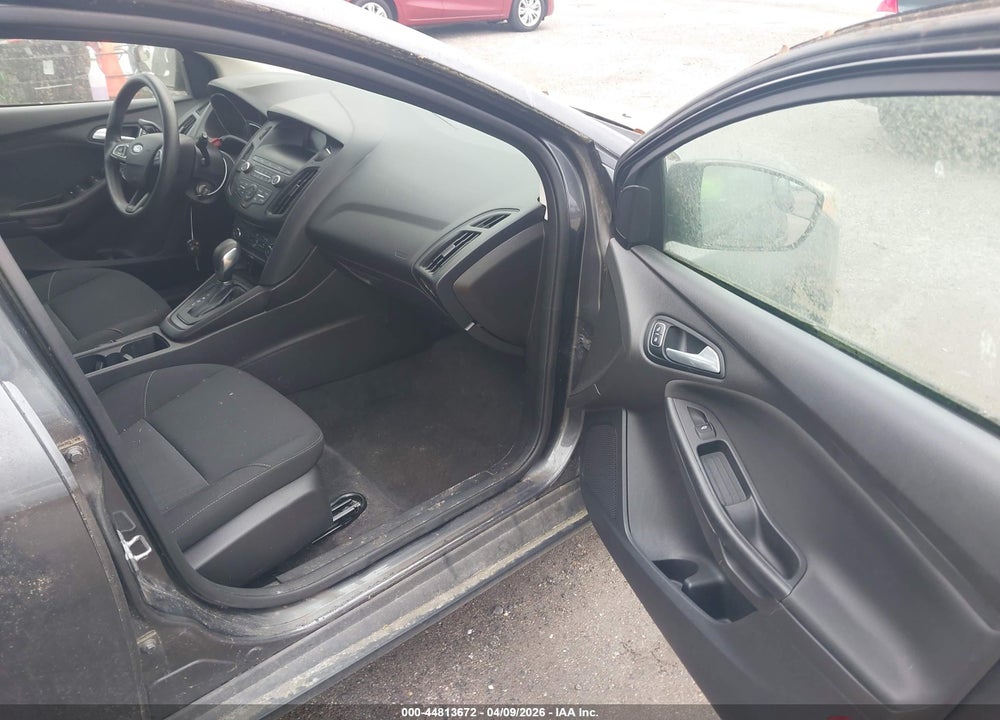 2018 FORD FOCUS SE VIN: 1FADP3K28JL231764
