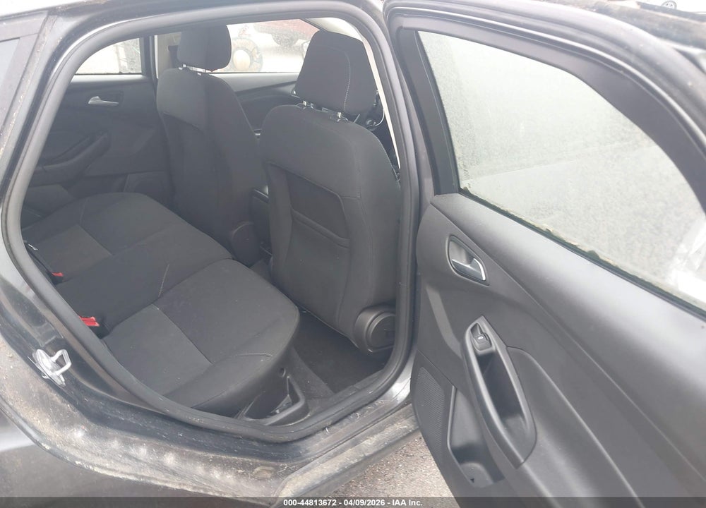 2018 FORD FOCUS SE VIN: 1FADP3K28JL231764