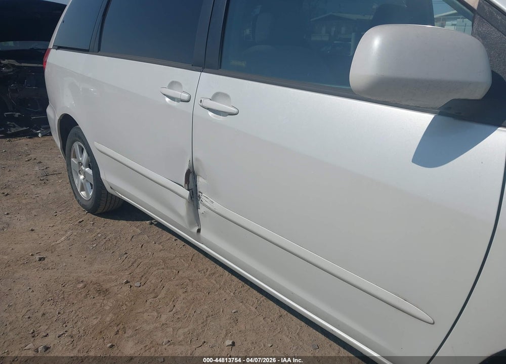 2008 TOYOTA SIENNA XLE VIN: 5TDZK22C58S164275