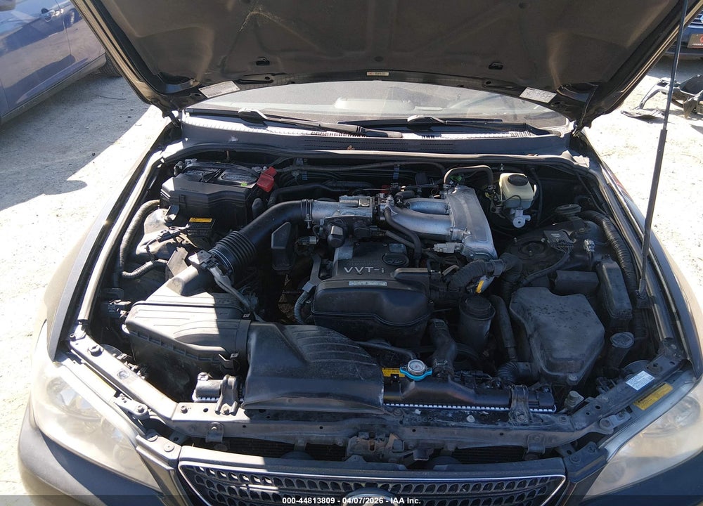 2002 LEXUS IS 300 VIN: JTHBD192920062084