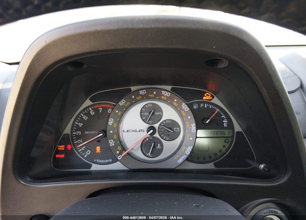 2002 LEXUS IS 300 VIN: JTHBD192920062084