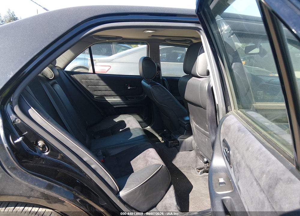 2002 LEXUS IS 300 VIN: JTHBD192920062084