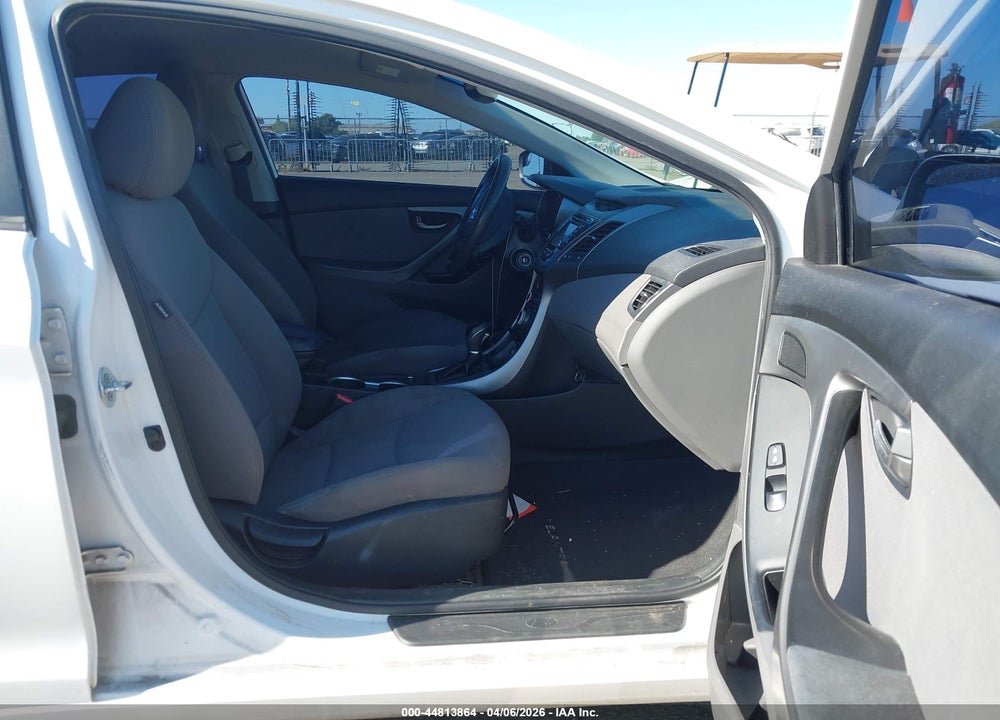 2016 HYUNDAI ELANTRA SE VIN: 5NPDH4AE0GH670513