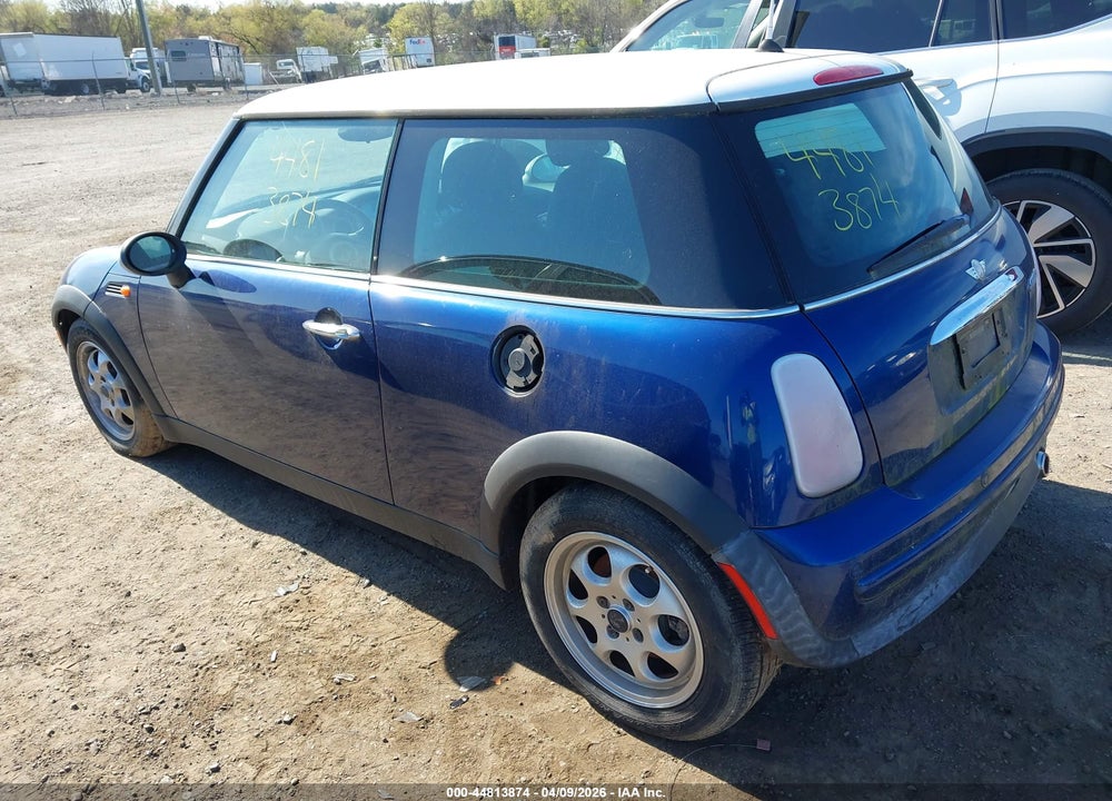 2003 MINI COOPER VIN: WMWRC33433TE14584
