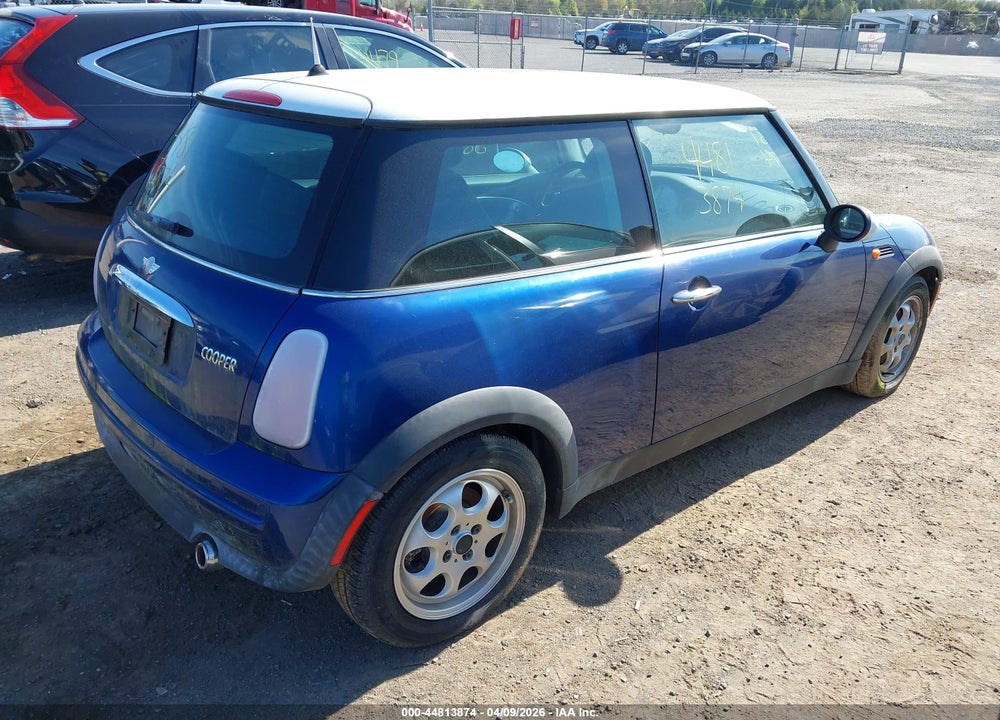 2003 MINI COOPER VIN: WMWRC33433TE14584