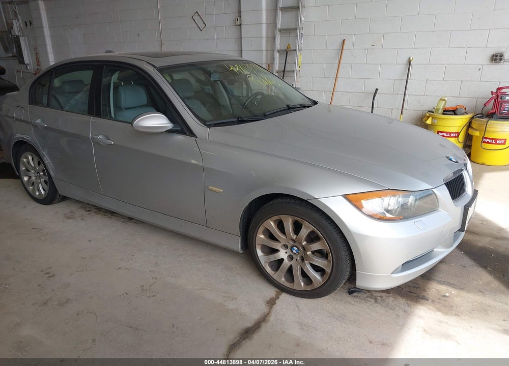 2008 BMW 328XI VIN: WBAVC93578K039027