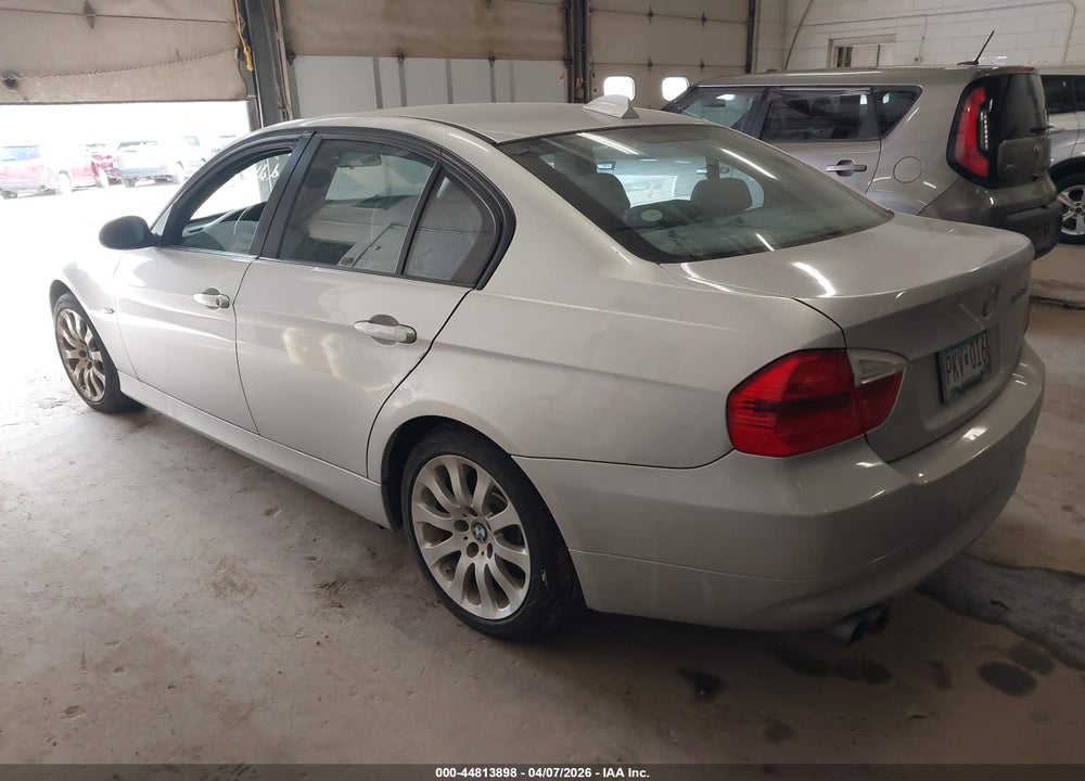 2008 BMW 328XI VIN: WBAVC93578K039027