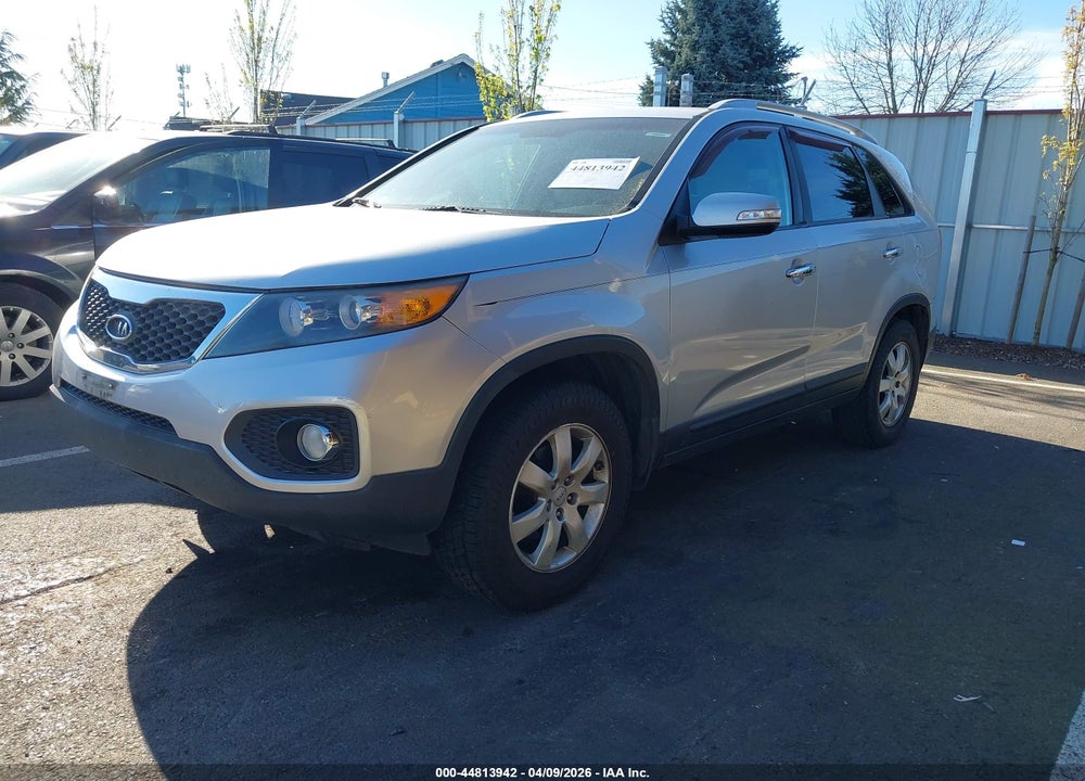 2011 KIA SORENTO LX VIN: 5XYKT4A11BG088360