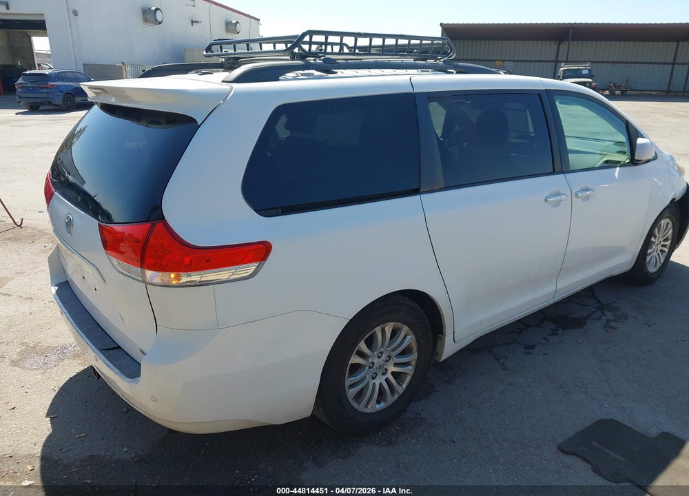 2011 TOYOTA SIENNA XLE V6 VIN: 5TDYK3DC6BS066765