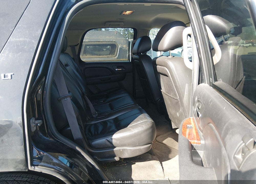2011 CHEVROLET TAHOE LT VIN: 1GNSCBE05BR203427