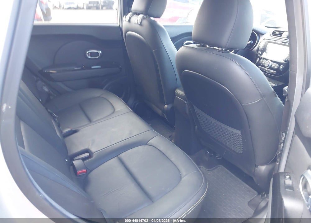 2014 KIA SOUL + VIN: KNDJP3A59E7740687